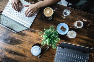 O valor de um cafezinho por dia por ser o diferencial que sua empresa precisa: investir em anúncios.